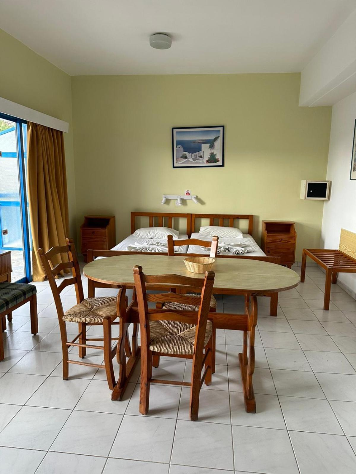 Island Budget Apartments Paphos Exterior foto